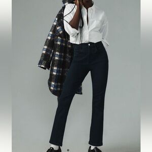 NWT - Pilcro Slim Tuck High-Rise Straight-Leg Jeans - Size 32